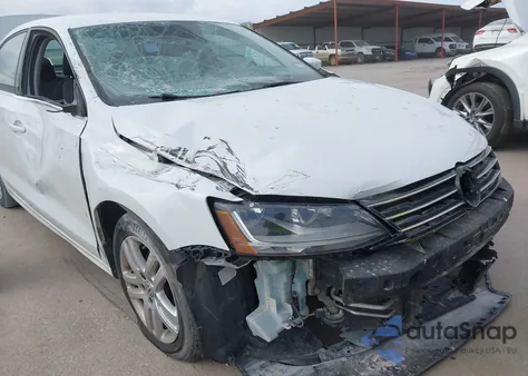 2017 Volkswagen Jetta 1.4T S z USA, uszkodzony, nr VIN 3VW2B7AJ7HM246634